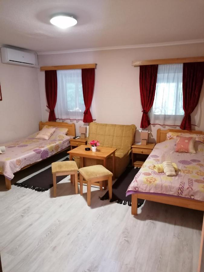 Ferienwohnung Hacijenda Mali Raj Palić Exterior foto