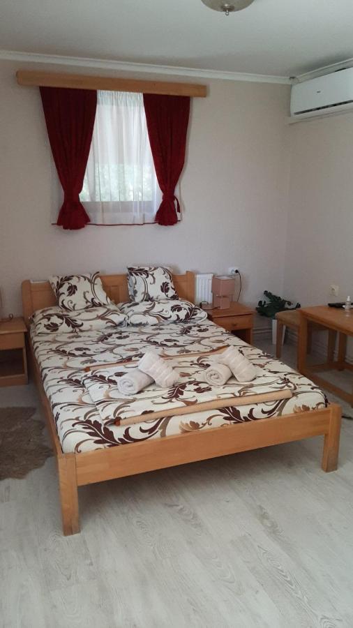 Ferienwohnung Hacijenda Mali Raj Palić Exterior foto